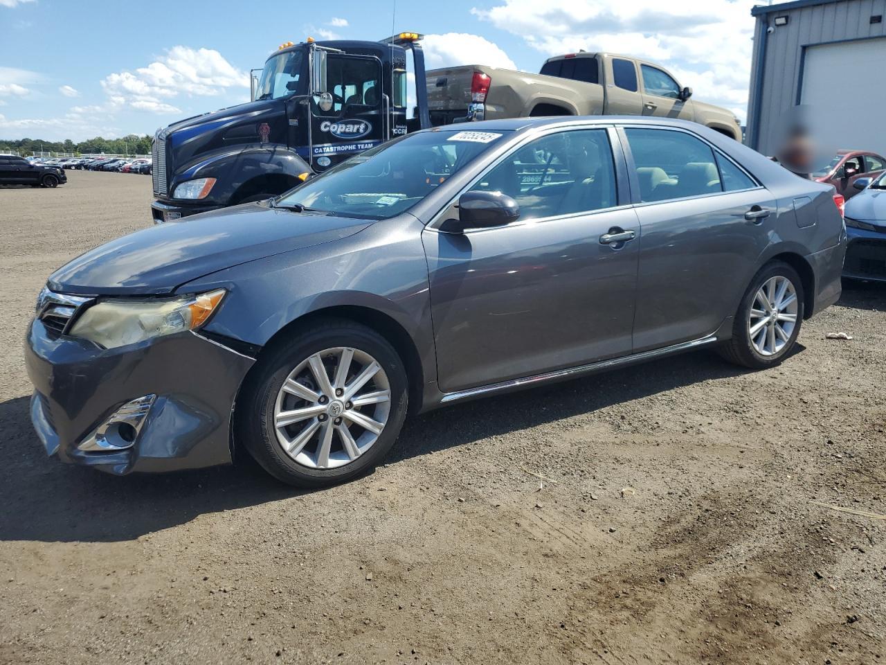 TOYOTA CAMRY BASE