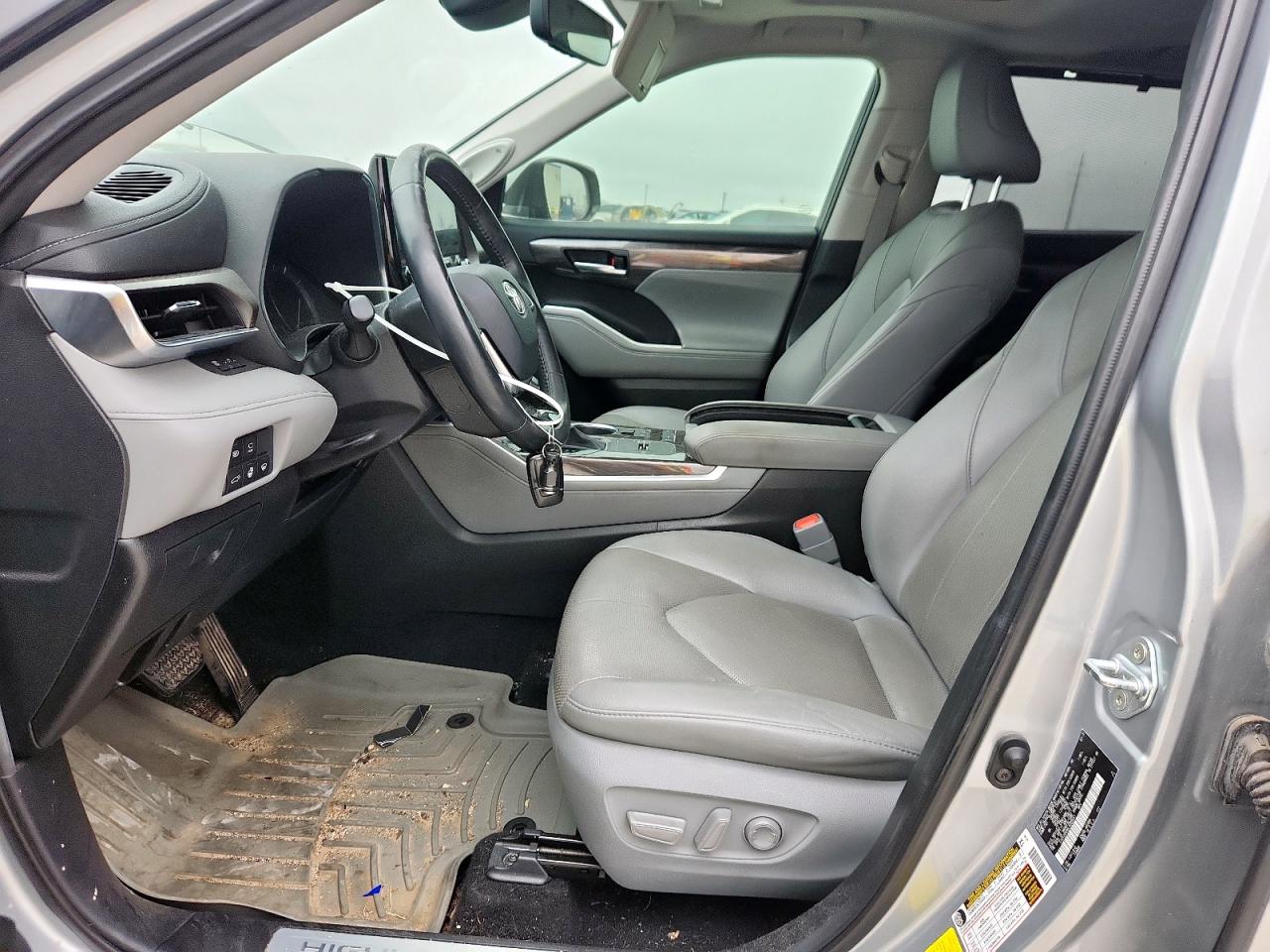 TOYOTA HIGHLANDER LIMITED