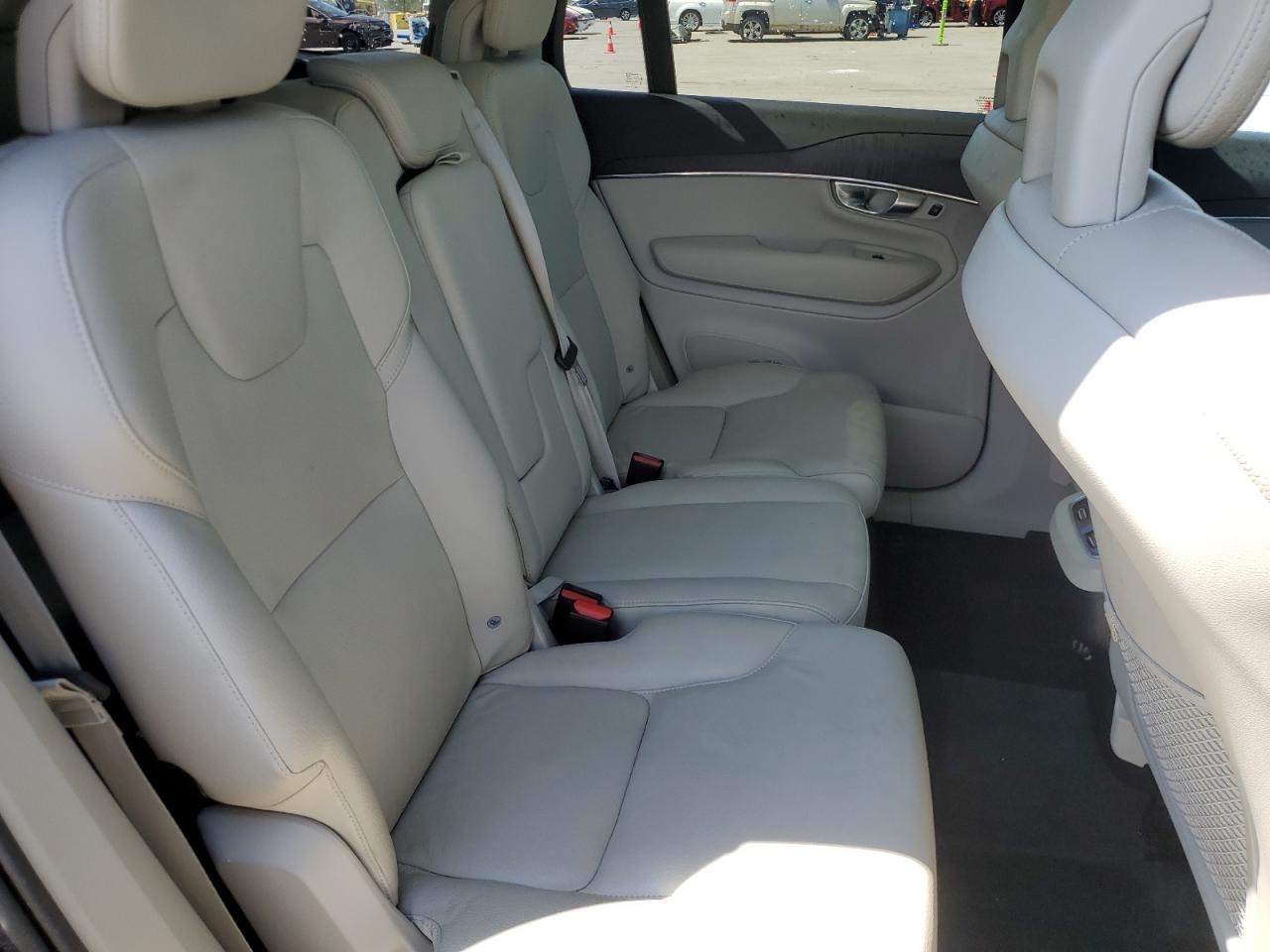 VOLVO XC90 T5 MOMENTUM