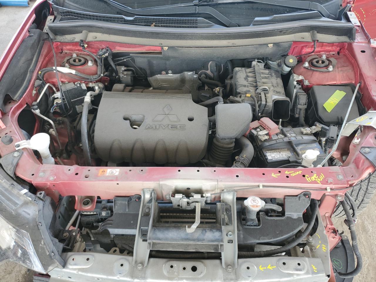 MITSUBISHI OUTLANDER SE