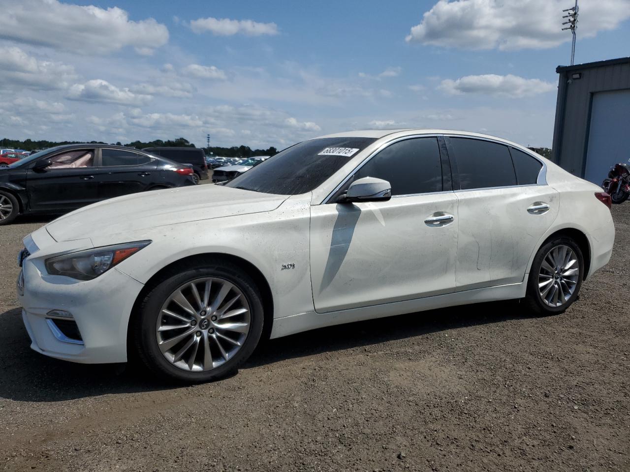 INFINITI Q50 LUXE