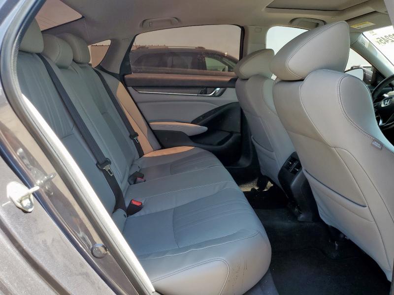 2018 HONDA ACCORD TOU 1HGCV1F93JA119135