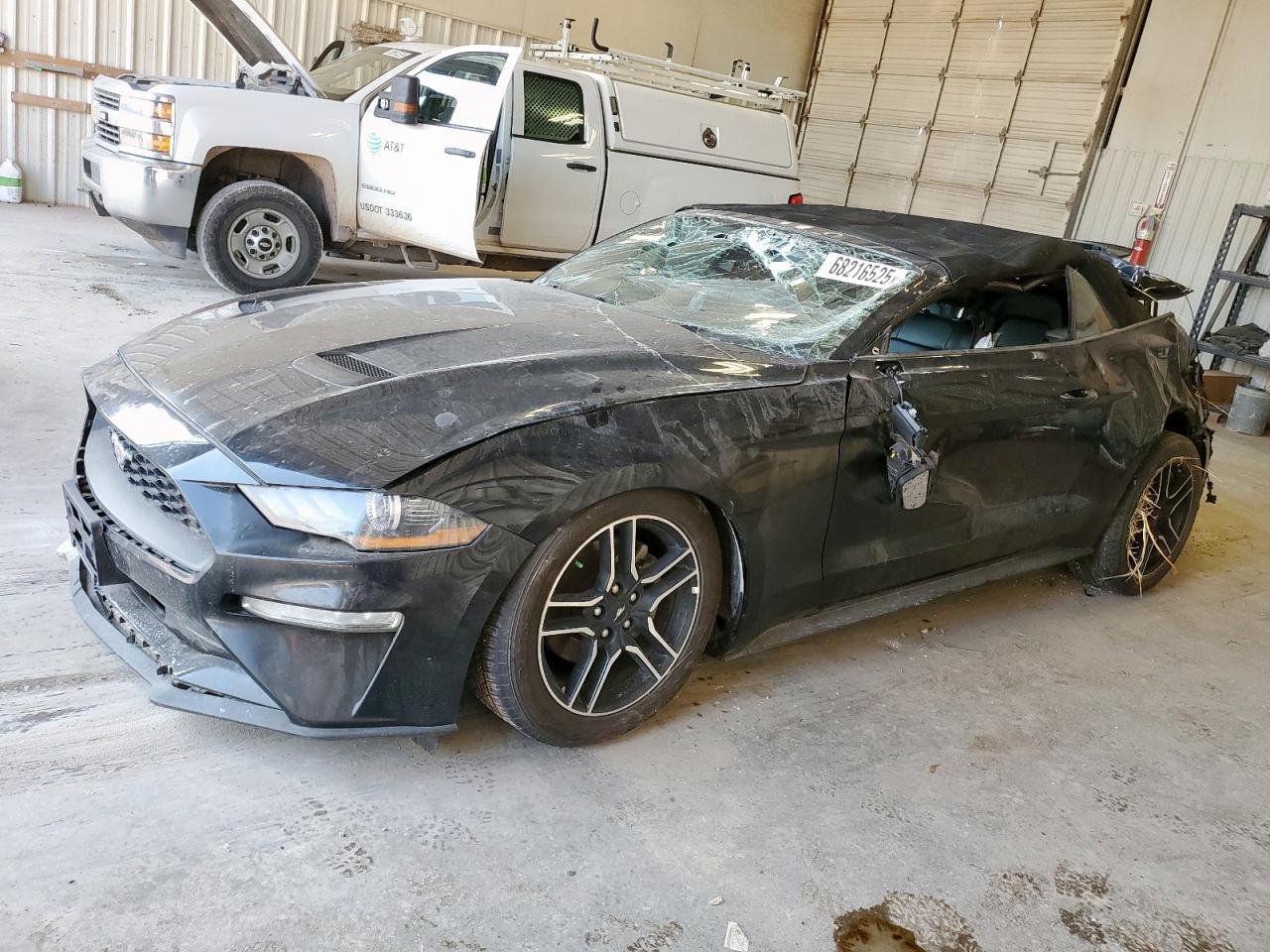 FORD MUSTANG