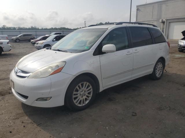 TOYOTA SIENNA XLE