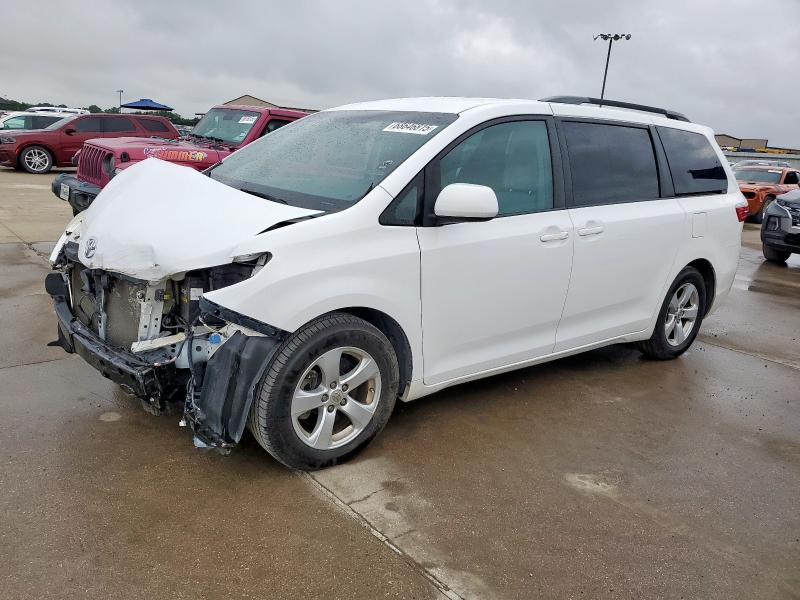 TOYOTA SIENNA LE