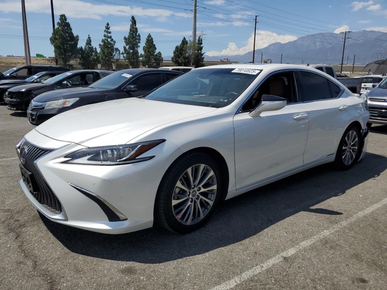  Salvage Lexus Es