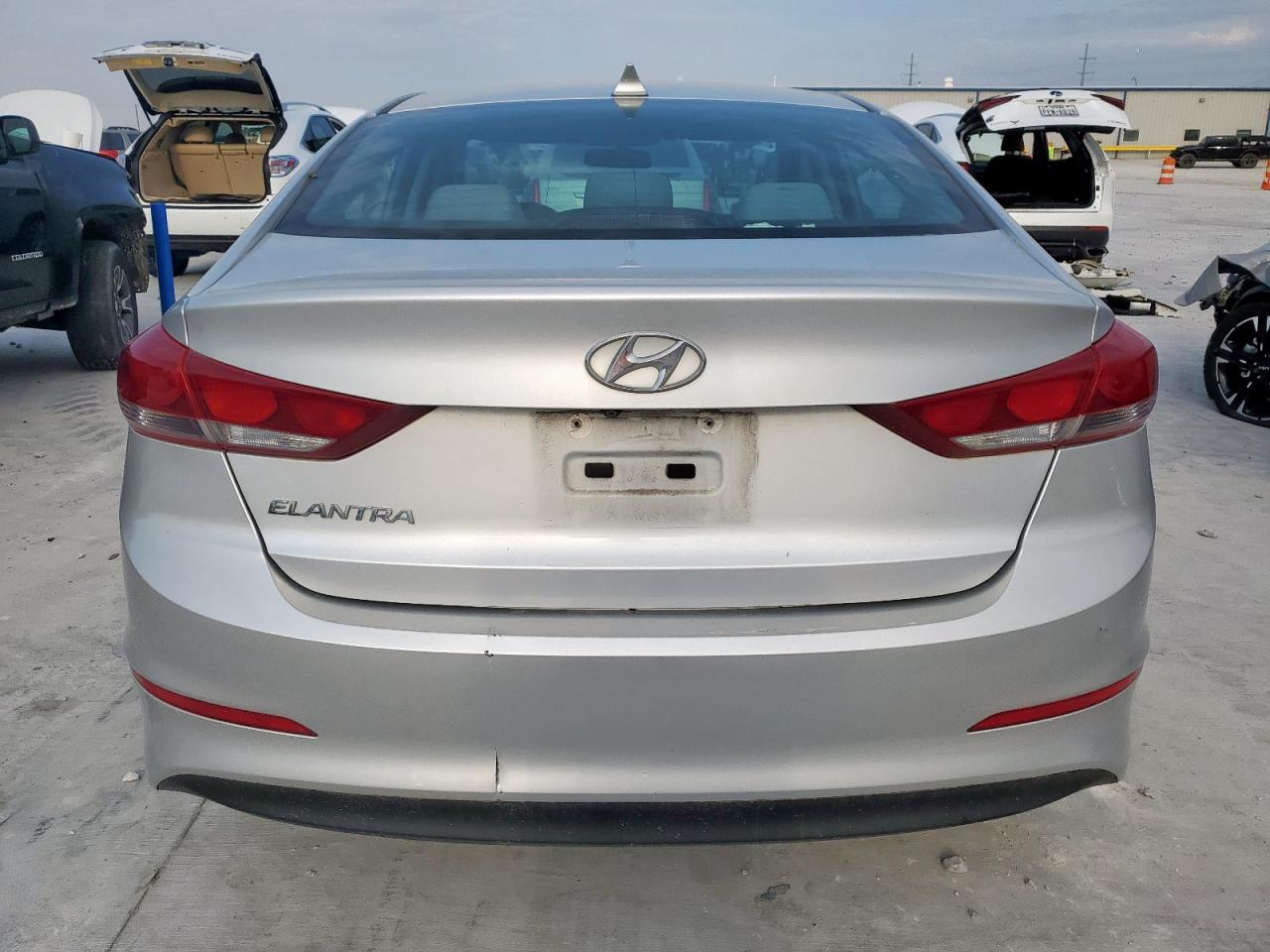 Lot #3242472944 2018 HYUNDAI ELANTRA SE