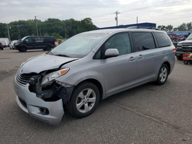 TOYOTA SIENNA LE