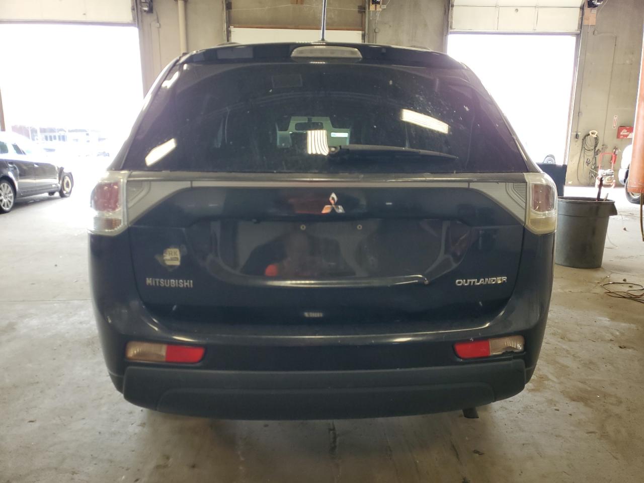 MITSUBISHI OUTLANDER SE