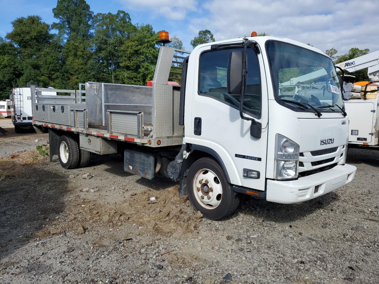 Lot #3281400017 2017 ISUZU NRR
