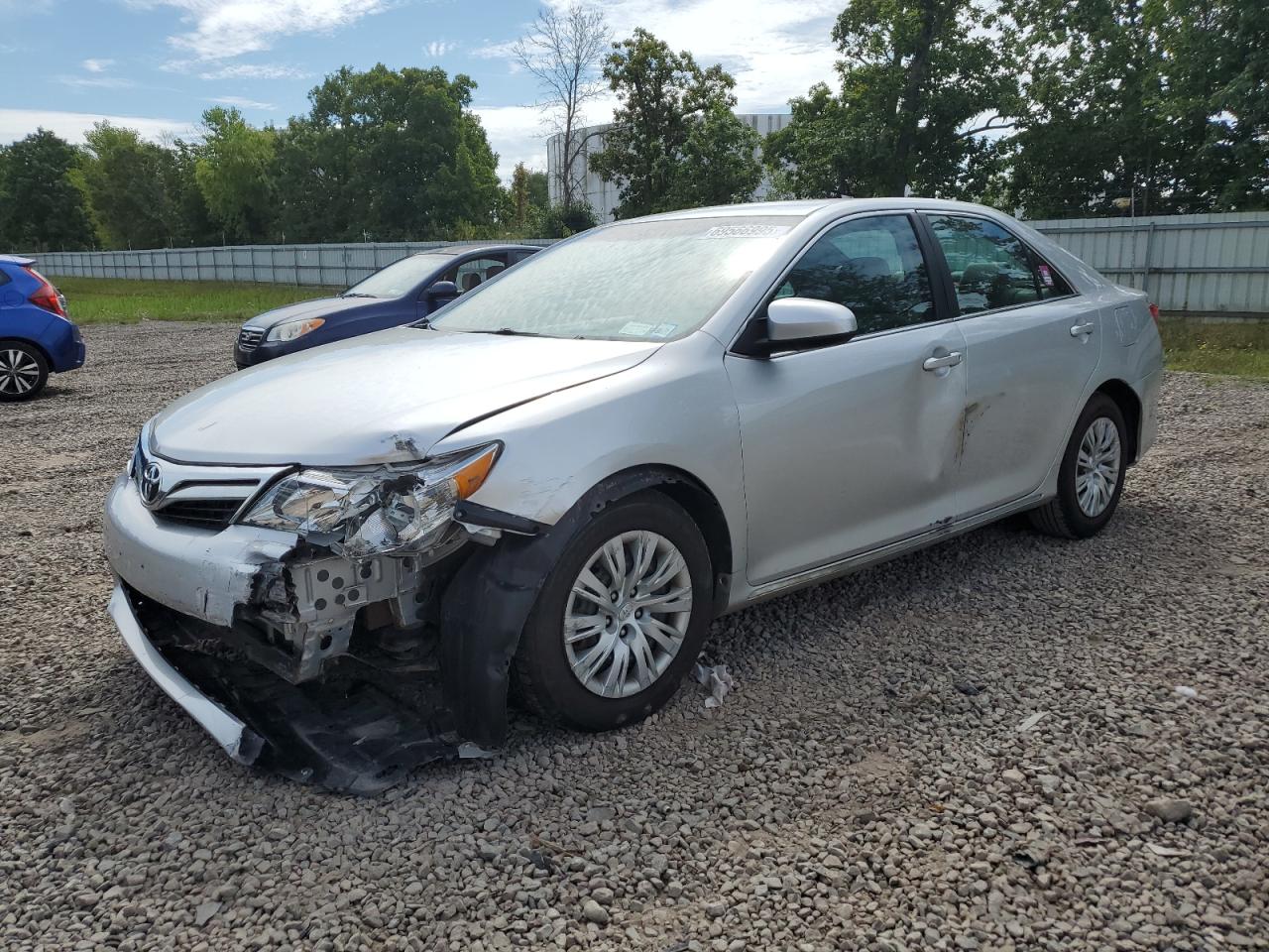 TOYOTA CAMRY BASE
