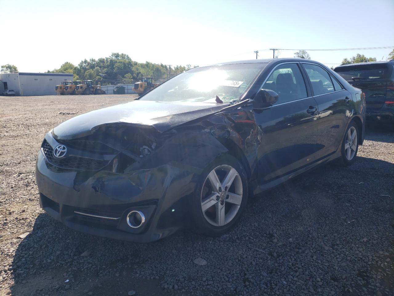 TOYOTA CAMRY BASE