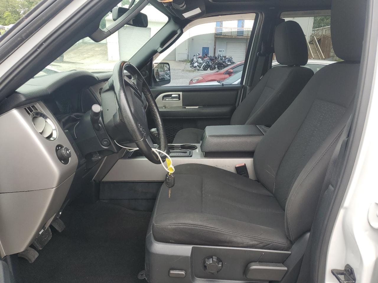 FORD EXPEDITION EL XLT