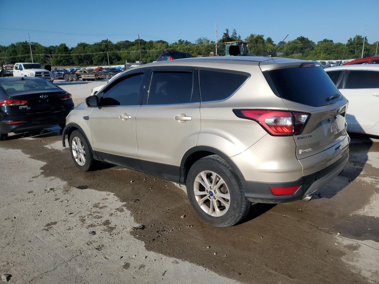 FORD ESCAPE SE