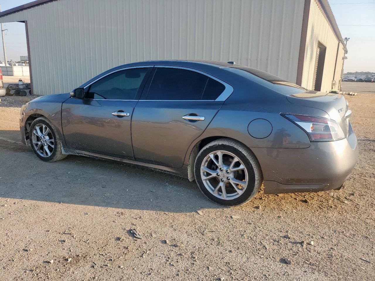 NISSAN MAXIMA S