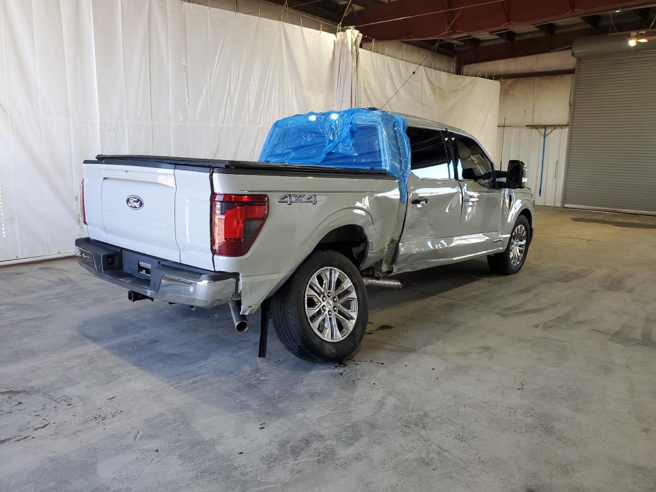 FORD F-150 LARIAT