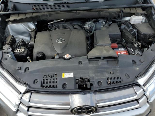 2019 TOYOTA HIGHLANDER SE 5TDJZRFH0KS723522