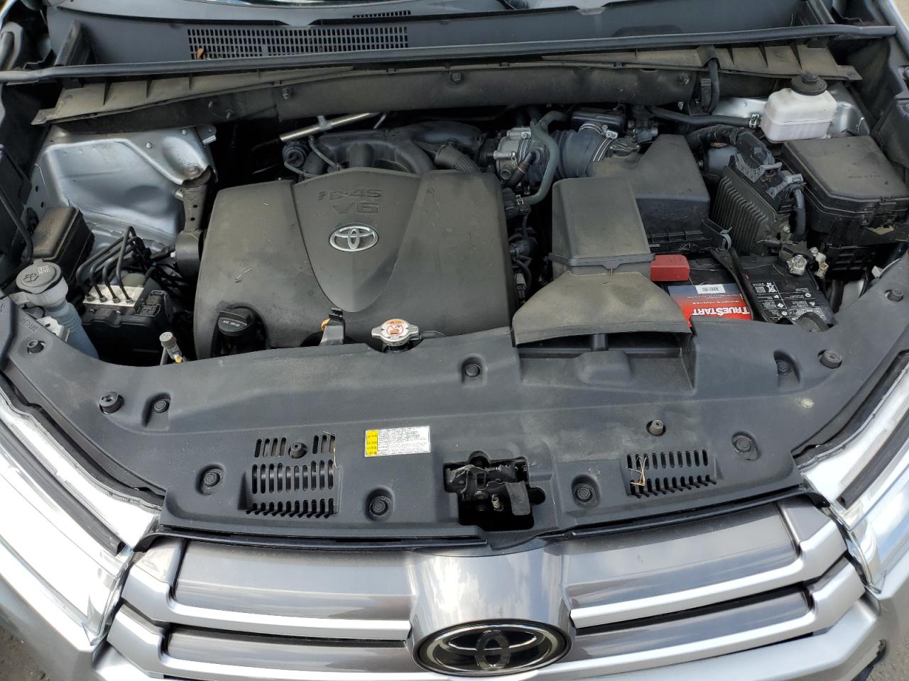 TOYOTA HIGHLANDER SE