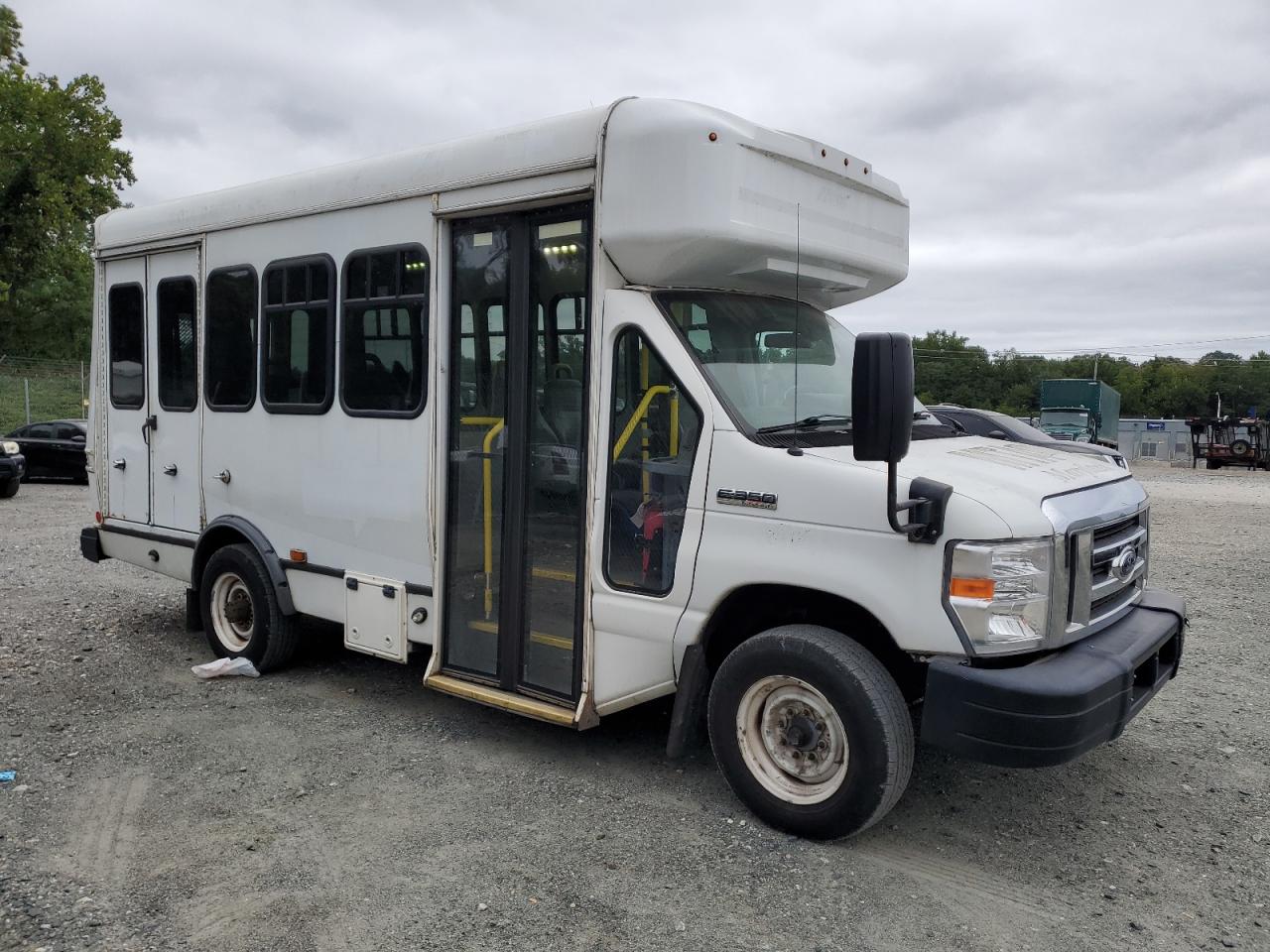 FORD ECONOLINE E350 SUPER DUTY CUTAWAY VAN
