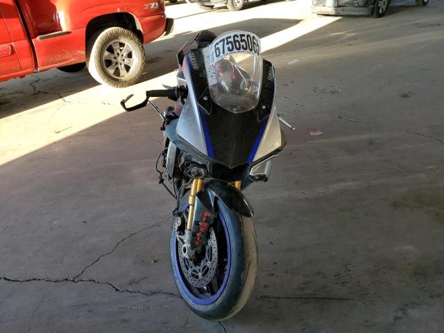 2017 YAMAHA YZFR1M JYARN40E8HA000650