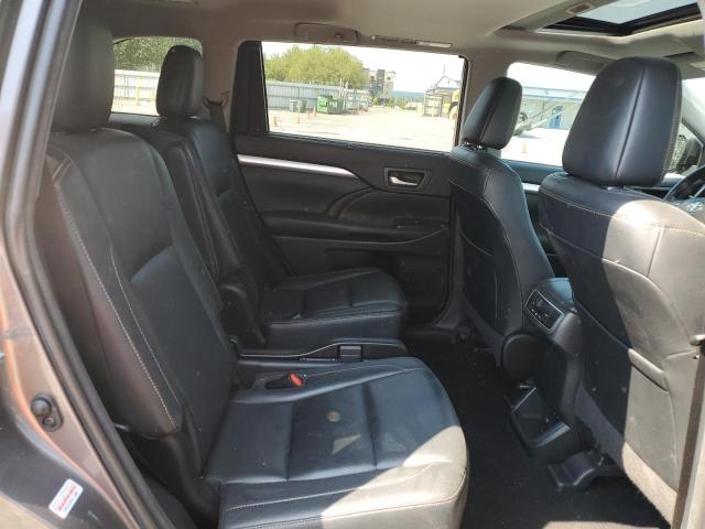 2018 TOYOTA HIGHLANDER SE 5TDJZRFH5JS874693
