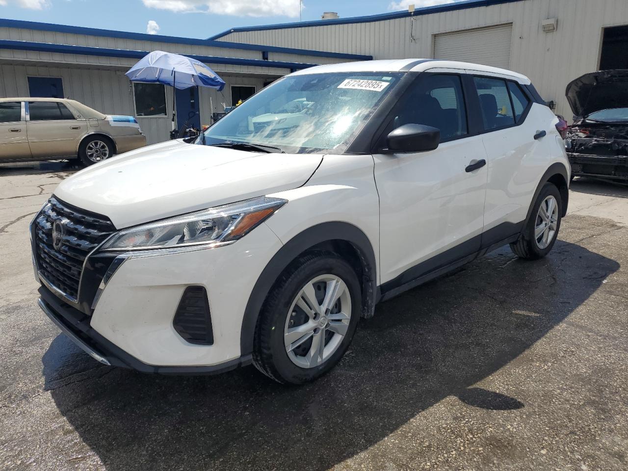 NISSAN KICKS S