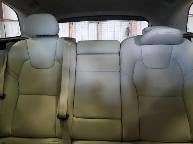 2018 VOLVO XC60 T6 MO YV4A22RK6J1018218