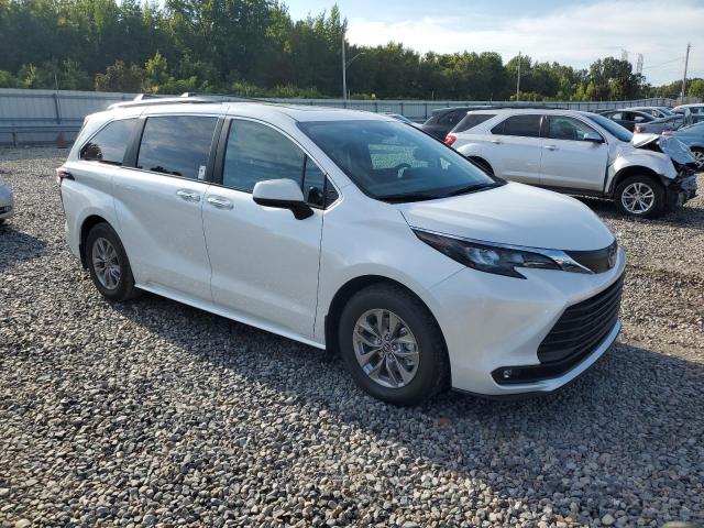 2025 TOYOTA SIENNA XLE 5TDJRKEC2SS269318