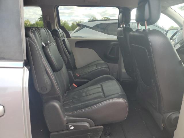 2015 CHRYSLER TOWN & COU 2C4RC1BG8FR644777