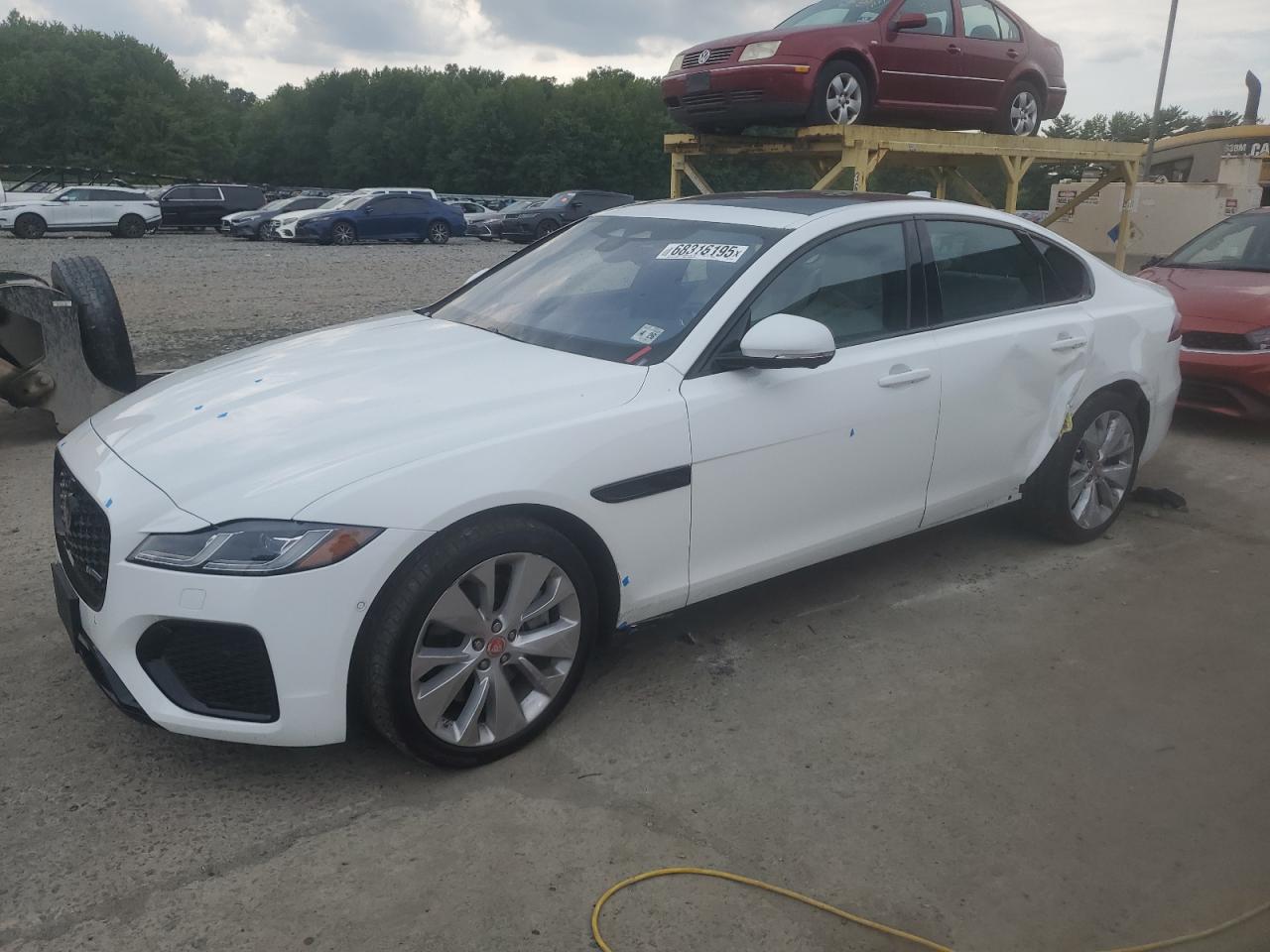 JAGUAR XF R-DYNAMIC SE
