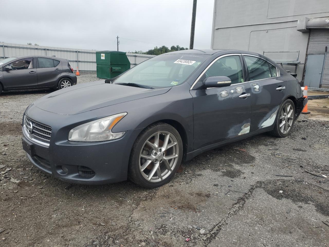 NISSAN MAXIMA S