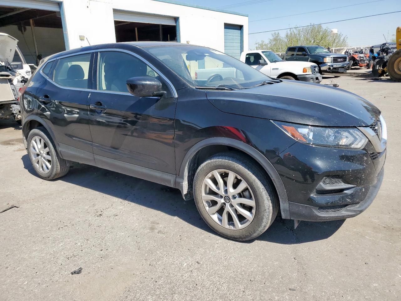 NISSAN ROGUE SPORT S