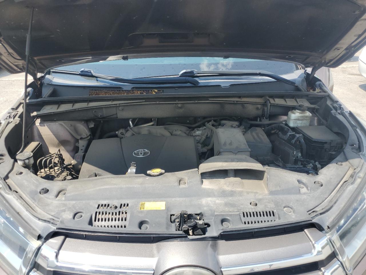 TOYOTA HIGHLANDER LIMITED