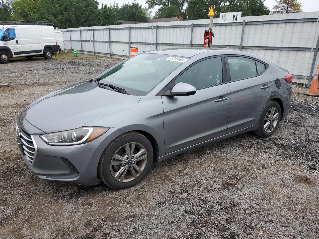 HYUNDAI ELANTRA SE