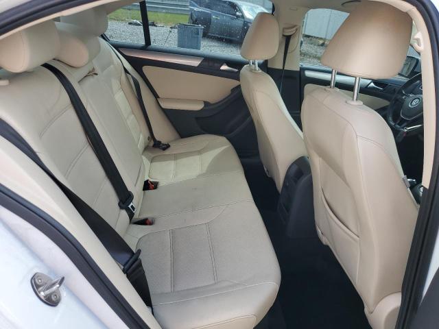 2018 VOLKSWAGEN JETTA SE 3VWDB7AJ1JM238348