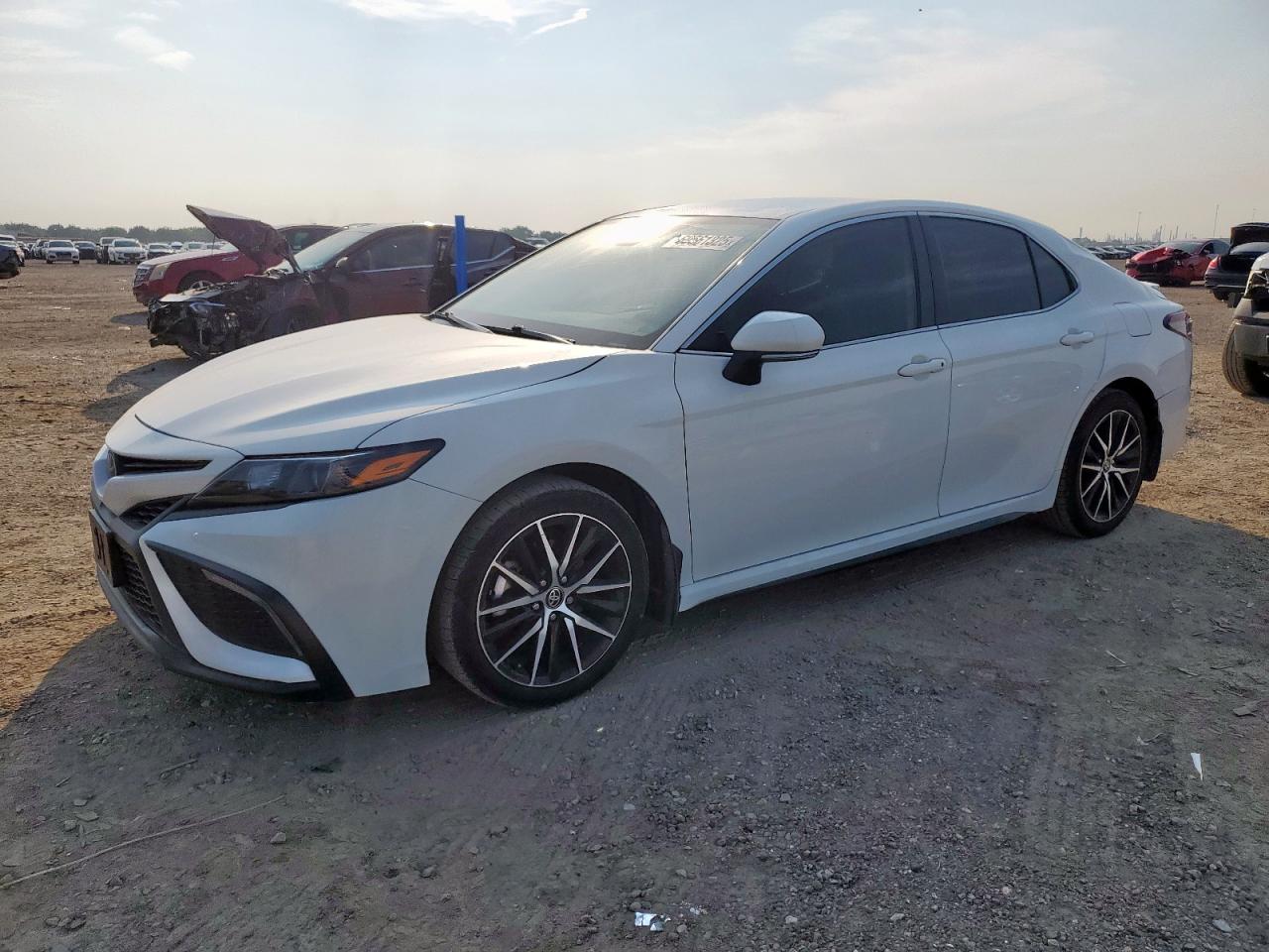 TOYOTA CAMRY SE NIGHT SHADE