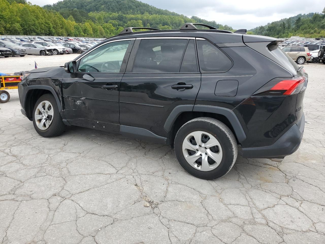 TOYOTA RAV4 LE