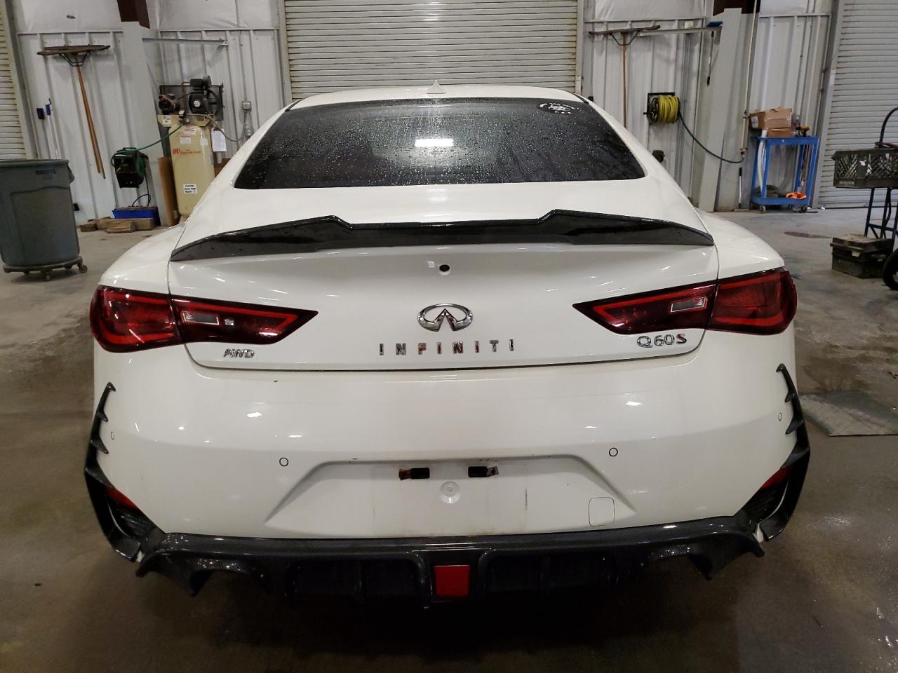 INFINITI Q60 RED SPORT 400