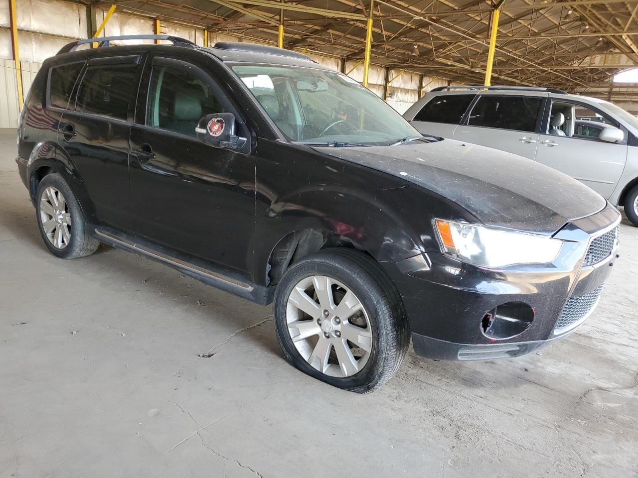 MITSUBISHI OUTLANDER SE