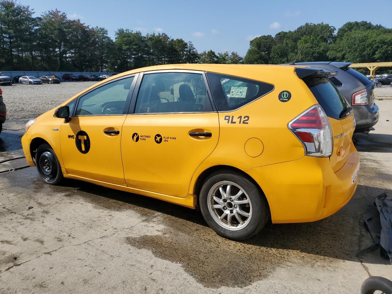 TOYOTA PRIUS V