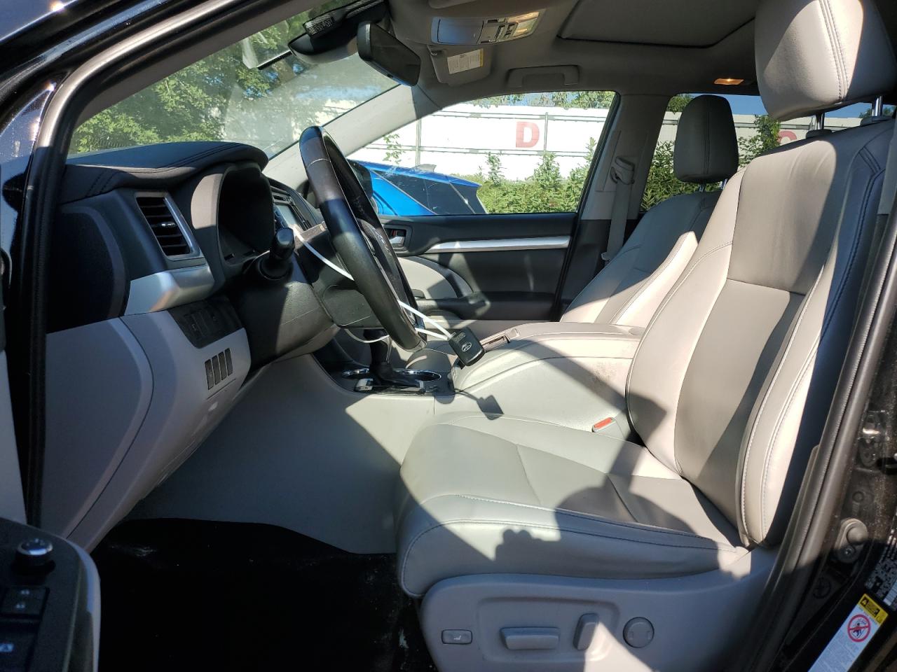 TOYOTA HIGHLANDER HYBRID