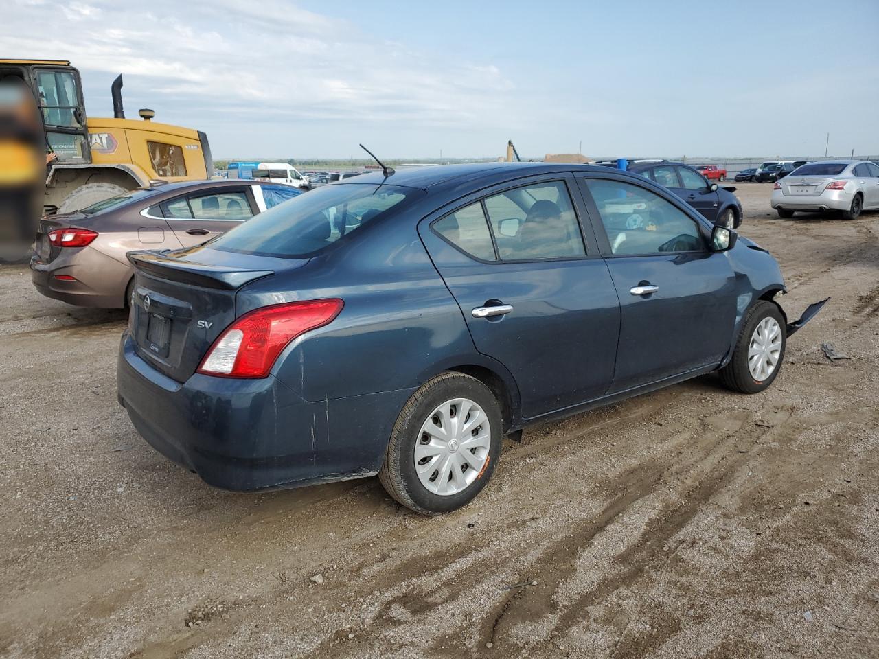 NISSAN VERSA S