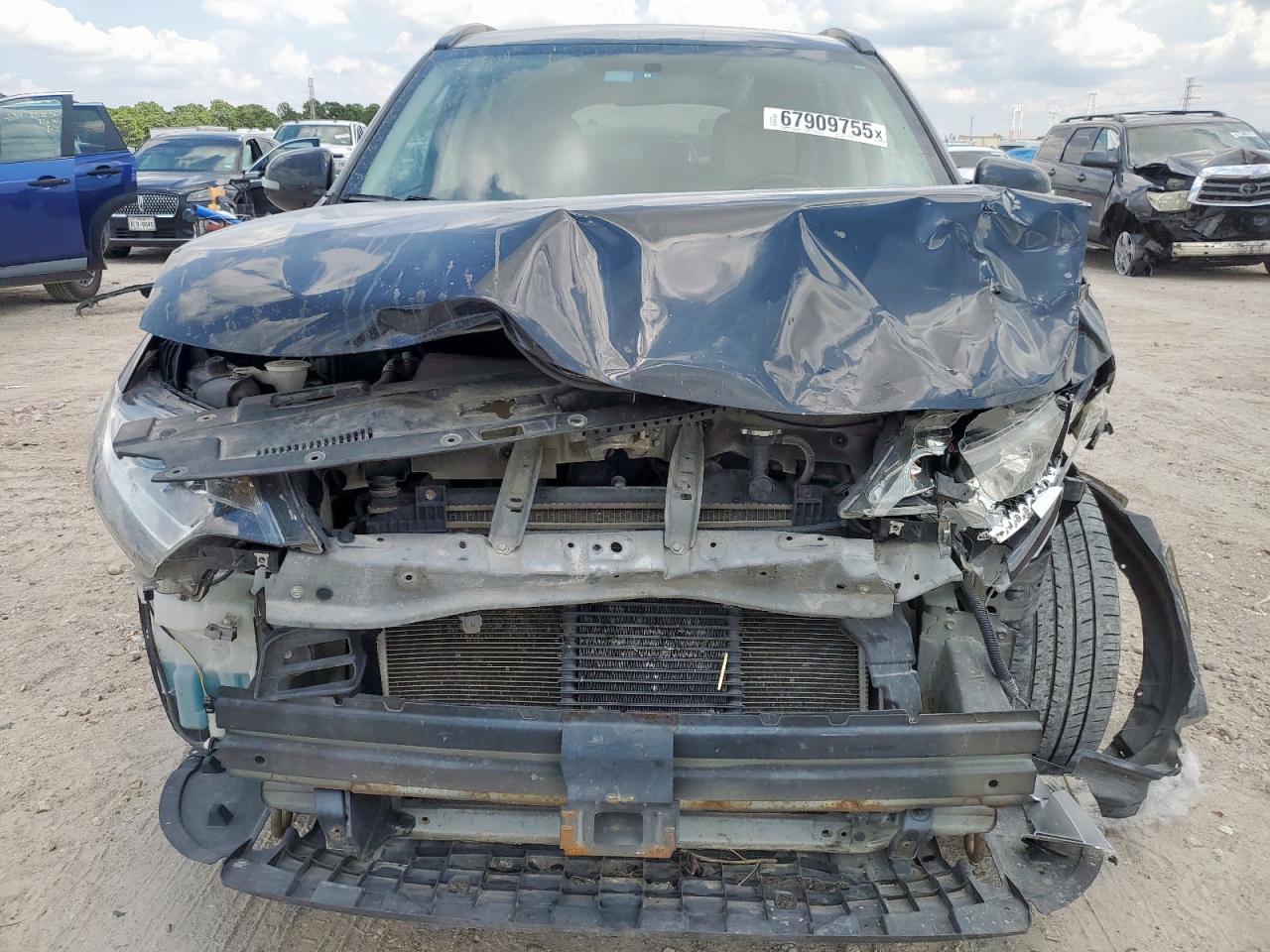 MITSUBISHI OUTLANDER SE