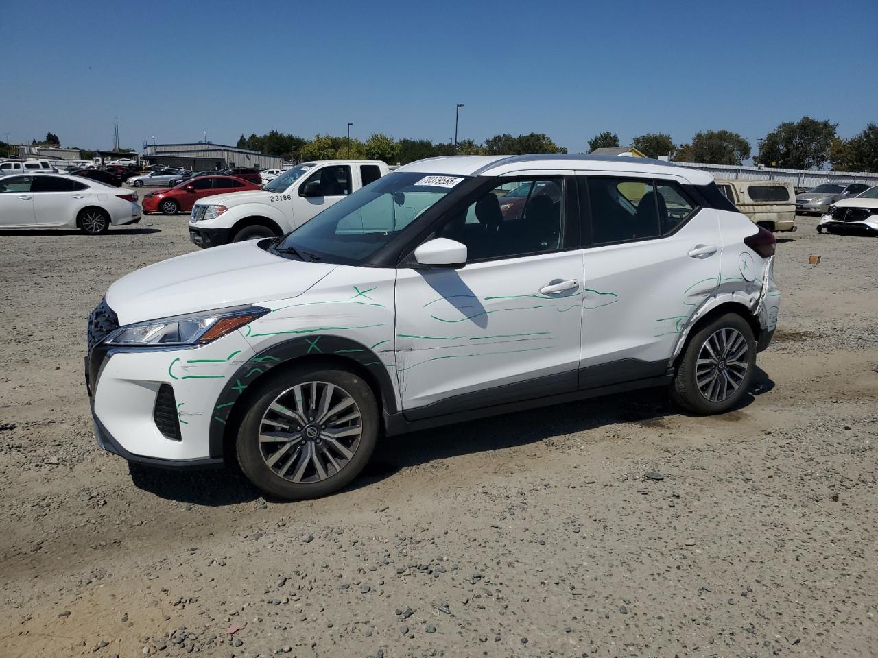 NISSAN KICKS SV