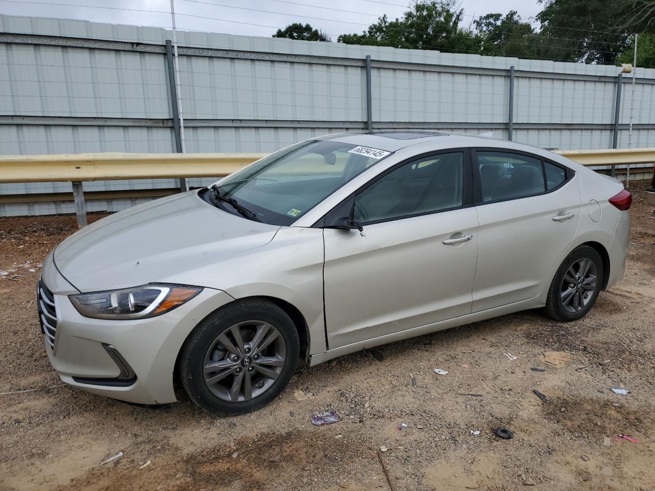HYUNDAI ELANTRA SE