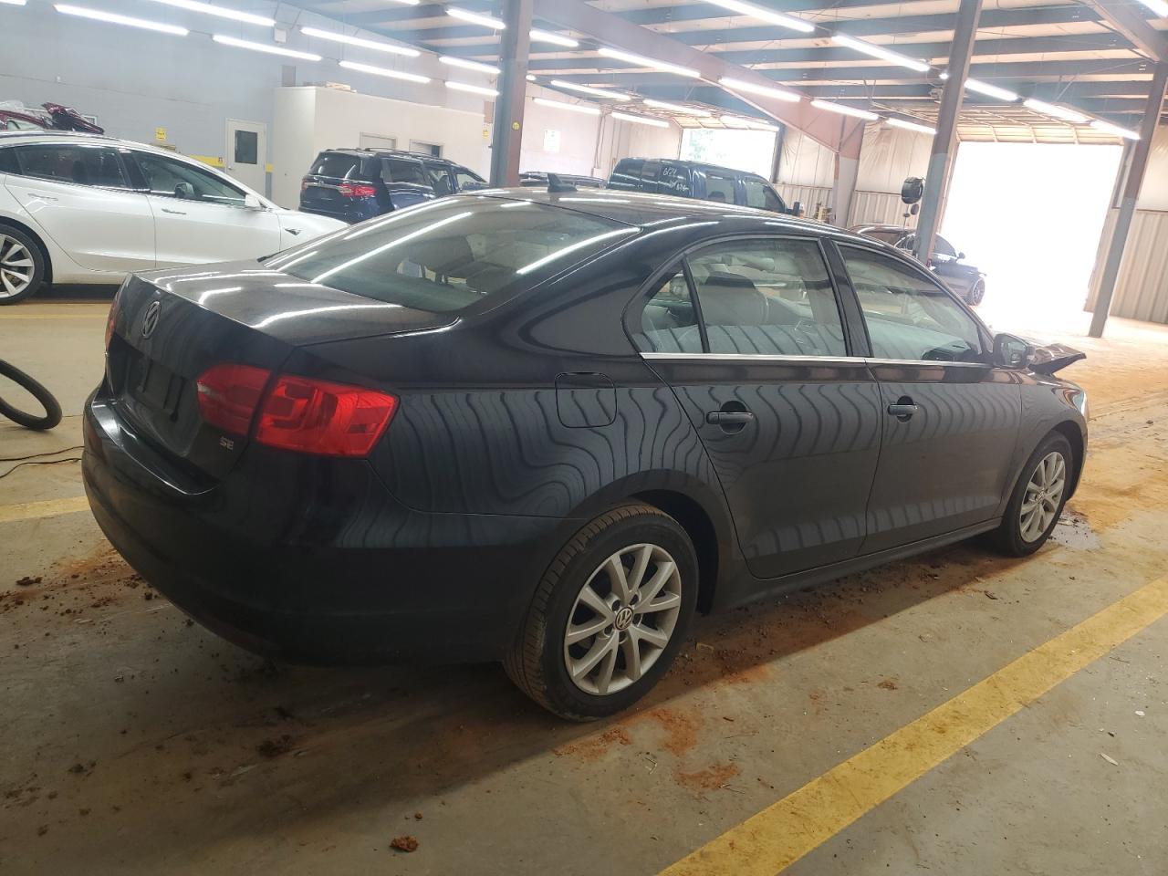 VOLKSWAGEN JETTA SE