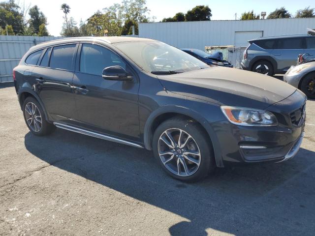 2015 VOLVO V60 CROSS YV4612HK1F1001411