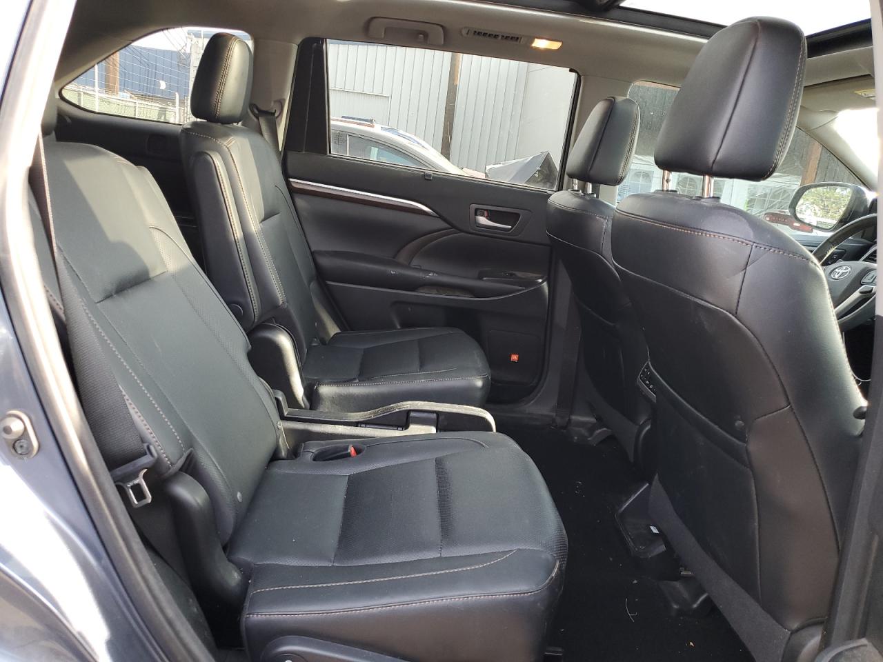 Lot #3264776523 2016 TOYOTA HIGHLANDER LIMITED