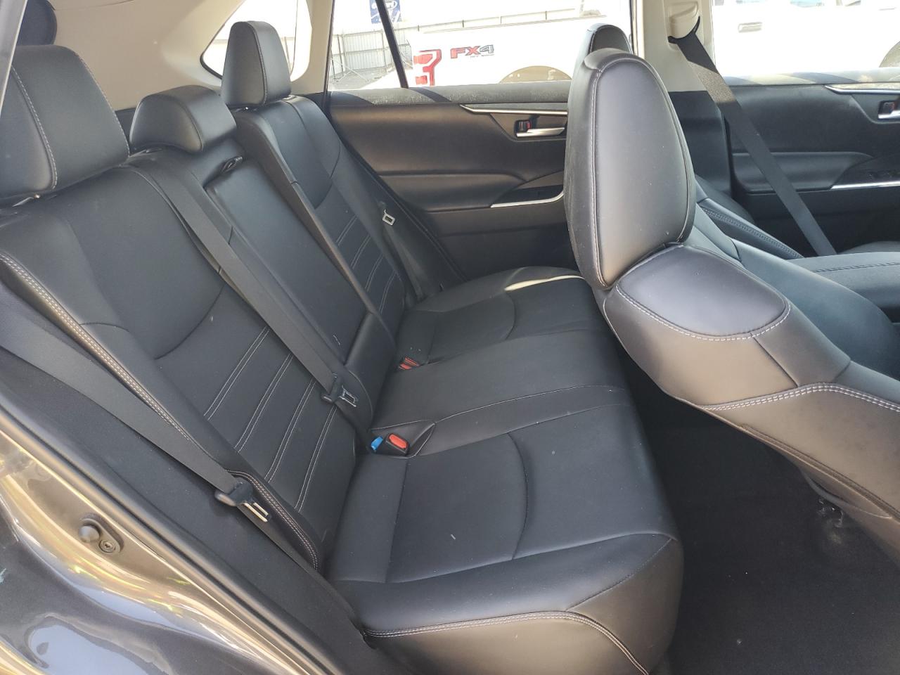 TOYOTA RAV4 XLE PREMIUM