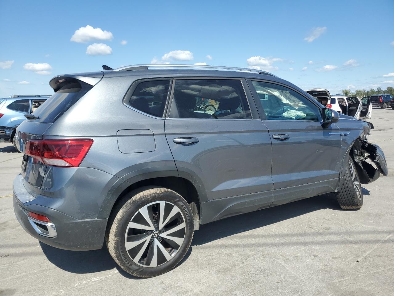 VOLKSWAGEN TAOS SE